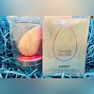 Beautyblender Full Coverage Oil Free Foundation & Beautyblender Makeup Sponge